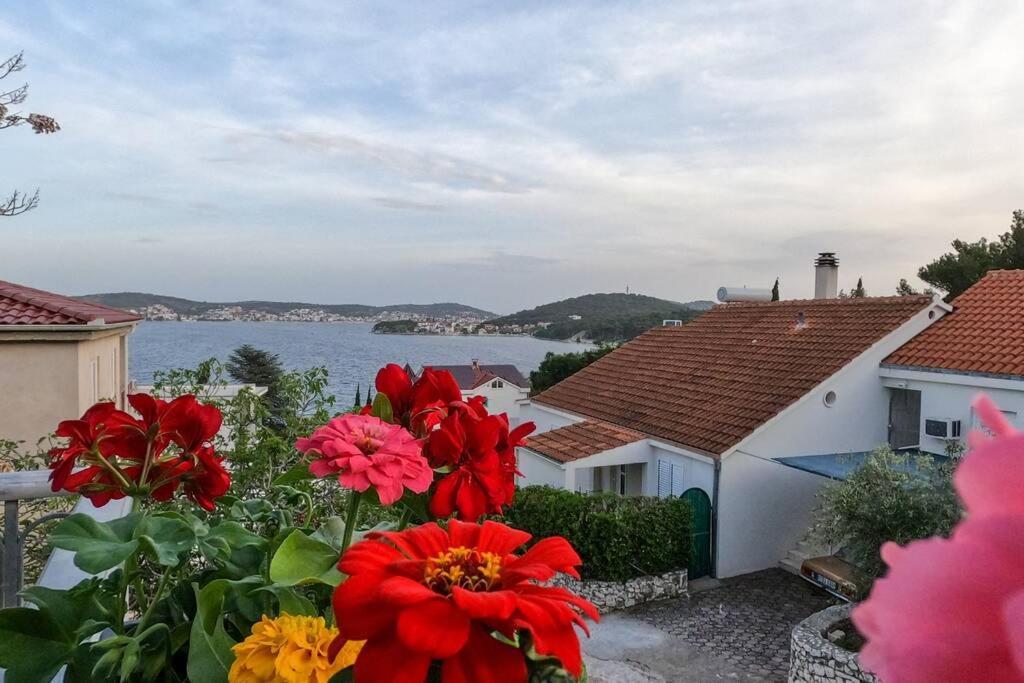 Kn House With Two Apartments Near Sea Rogoznica  Bagian luar foto