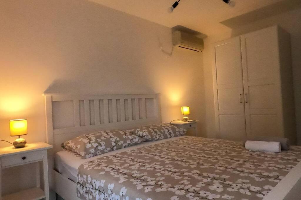 Kn House With Two Apartments Near Sea Rogoznica  Bagian luar foto